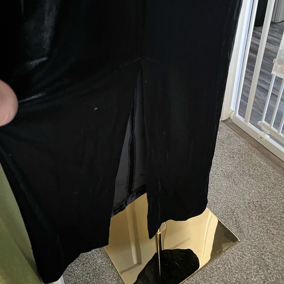 Robbie Bee Black Velvet Maxi Dress - Picture 7 of 12